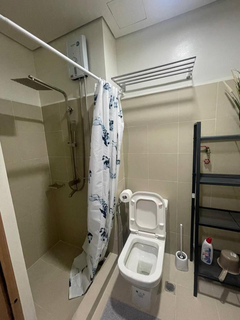 Red Residences Chino Roces Makati Makati City Zewnętrze zdjęcie